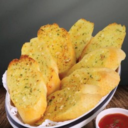 ขนมปังกระเทียม  Garlic Bread