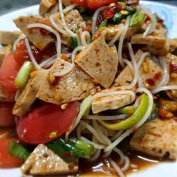 ตำขนมจีนหมูยอ(ปลาร้า)