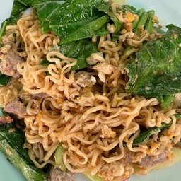 ผัดมาม่าใส่ไข่