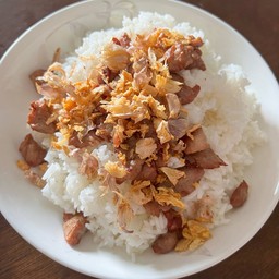 ข้าวหมูกระเทียม