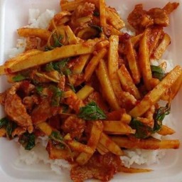 พริกแกงเนื้อหน่อไม้ดอง