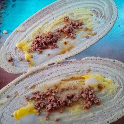 ใส้ใข่หมูสับชิ้นใหญ่