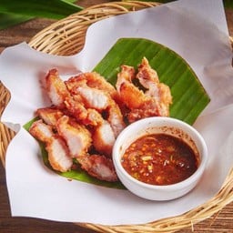 สามชั้นทอดน้ำปลา