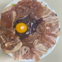 ดีเด่นหมูเนื้อย่างหมูกระทะชั่งกิโล สาขาตะเคียนเตี้ย (หน้าตลาดนัดตะเคียนเตี้ย)
