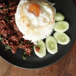 กะเพราเนื้อ+ไข่ดาว