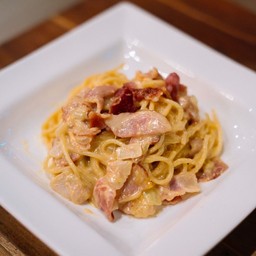 สปาเก็ตตี้คาโบนาร่า เบคอน