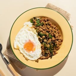 กะเพราพริกแห้ง By Modern & คลาสสิก พัทยา
