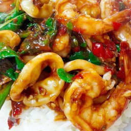 ข้าวผัดพริกแกงทะเล