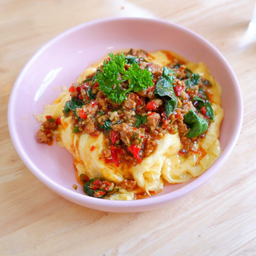 ไข่ลาวากระเพราหมู