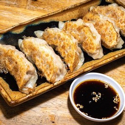 เกี๊ยวซ่าใหญ่ (5ชิ้น)