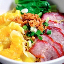 บะหมี่เกี๊ยวหมูแดง