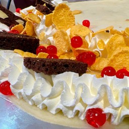 บราวนี่&คอนเฟลก&เยลลี่แดง