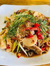 ตำป่าเนื้อโคขุน+หมูยอ Spicy vegetable salad with meat and pork sausage