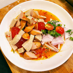 ยำ ไข่แดง ไส้กรอก หมูยอ