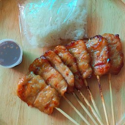 หมูย่างครอบจักรวาล (Bon” APPETIT)