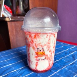 นมหมีสตอเบอรี่