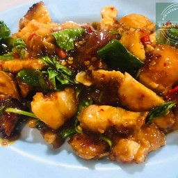 หมูกรอบผัดพริกเผานมสด# กับข้าว#