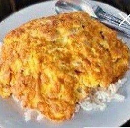 ข้าวไข่เจียวราดข้าว 2 ใบ