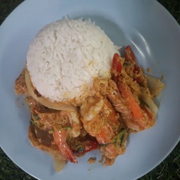 ข้าวผัดผงกะหรี่หมู