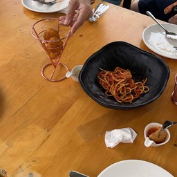 สปาเก็ตตี้ซอสมะเขือเทศไก่ อันนี้ทานไปบ้างแล้วนะคะ