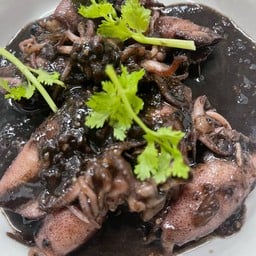 หมึกไข่ผัดน้ำดำ