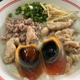 โจ๊กหมูไข่เยี่ยวม้า