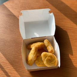 นักเก็ตบ๊อกซ์