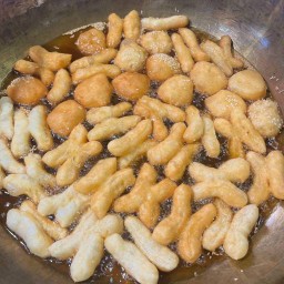 ร้านปาท่องโก๋บ้านปั้นสุข