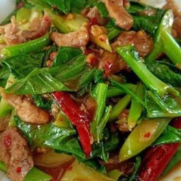 คะน้าผัดหมูชิ้น