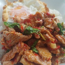 กระเพราหมูชิ้น