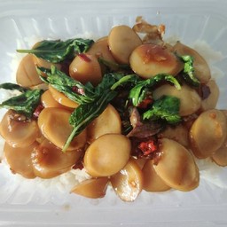 ข้าวกะเพราไส้กรอกไก่