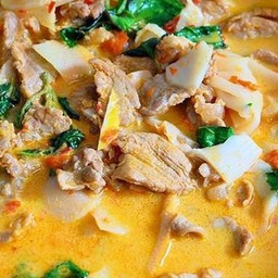 แกงหน่อไม้ไก่