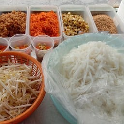 ผัดไทยโบราณ  (ปากซอยลาดพร้าว132)