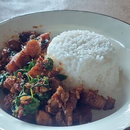 กะเพราหมูกรอบ