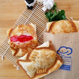 ครัวซองต์ไทยากิ ไส้สตรอเบอรี่