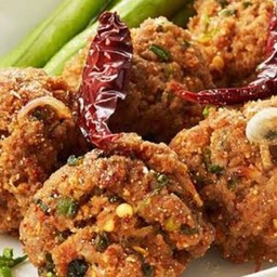 ลาบหมูทอดทรงเครื่อง