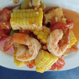 ตำไทกุ้งลวกใส่ข้าวโพด