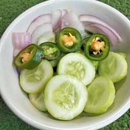 ผัก(พริก,หอมแดง,แตงกวา)