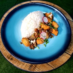 ข้าวแซลมอนคั่วพริกเกลือ