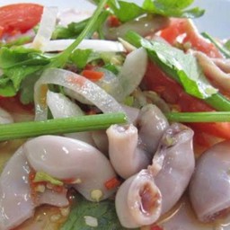 ยำไส้ตัน