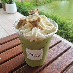 ชาเขียวเย็นวิบครีมหมีชาเขียว