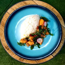 ข้าวผัดกะเพราแซลมอน