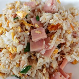 เพื่อนตี๋ ข้าวผัดปู (สาขา1 ซ.พระยาสุเรนทร์6)