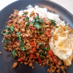 ข้าวราดกระเพรา