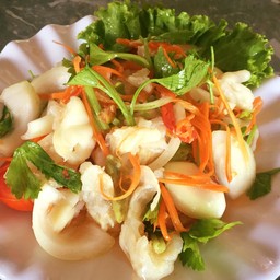 ยำเล็บมือนาง