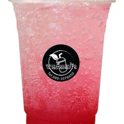 สตรอว์เบอร์รี่โซดา