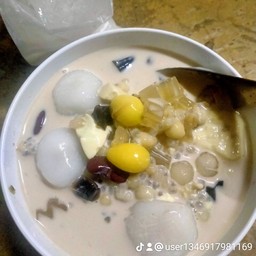 บัวลอยเต้าหู้นมสดครบเครื่อง