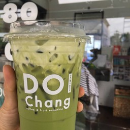 ชาเขียวนมตรามือเข้มข้น