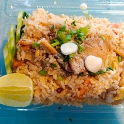ข้าวผัด หมูยอทอด