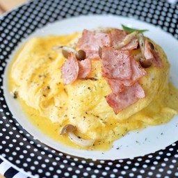 ข้าวไข่ข้นเบค่อน(ขอข้าวเพิ่มได้นะครับ)